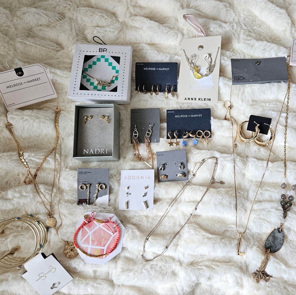 ▪︎ BUNDLE Nordstorm Rack, Area Stars and much more Fashion Jewelry ▪︎
